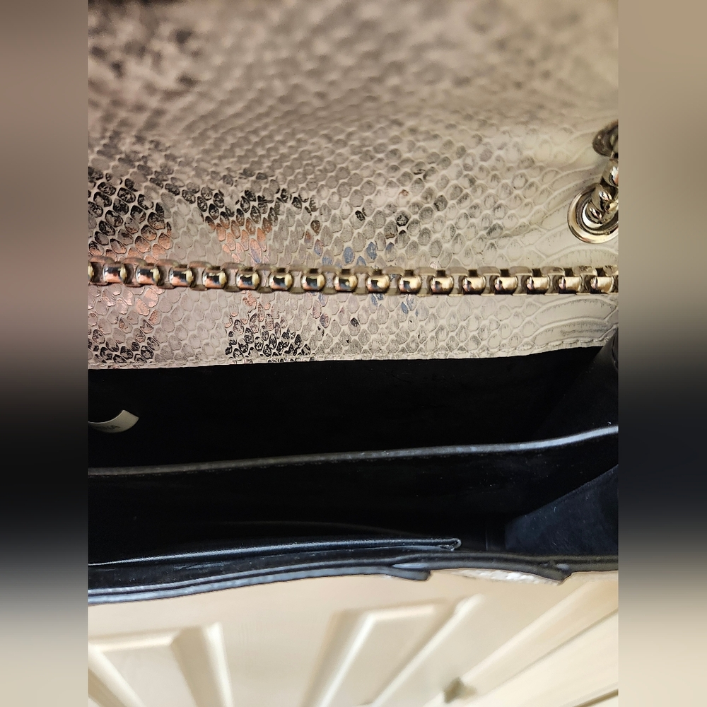 Silver Metallic Snake Pattern Handbag - Picture 6 of 7
